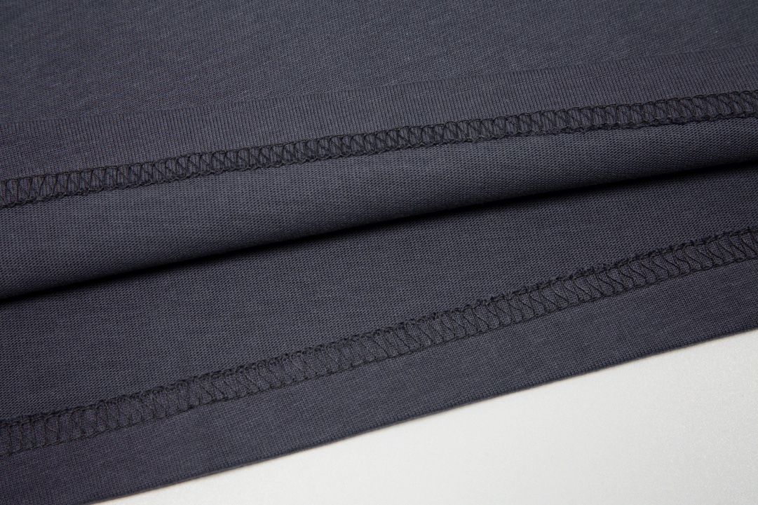 【DIOR 公式旗艦店】ディオール    Tシャツ ご好評に付き再入荷！