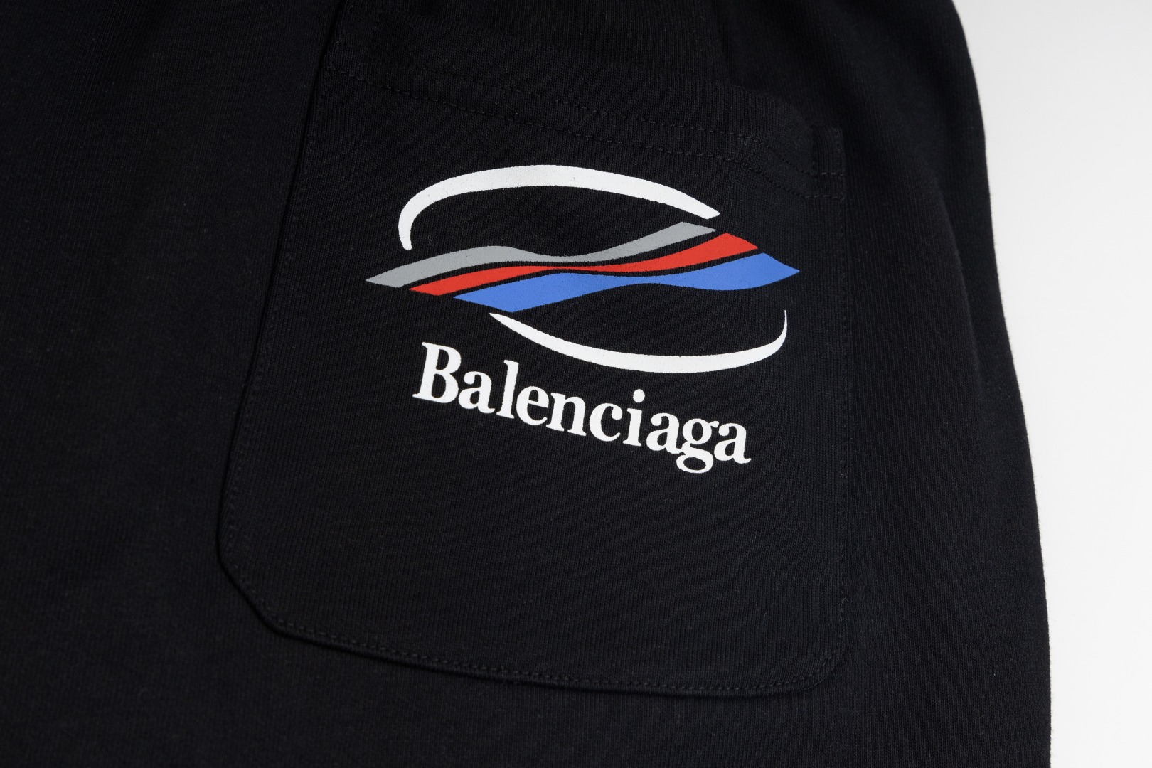 【BALENCIAGA  公式旗艦店】バレンシアガ   ショートパンツ  ご好評に付き再入荷！