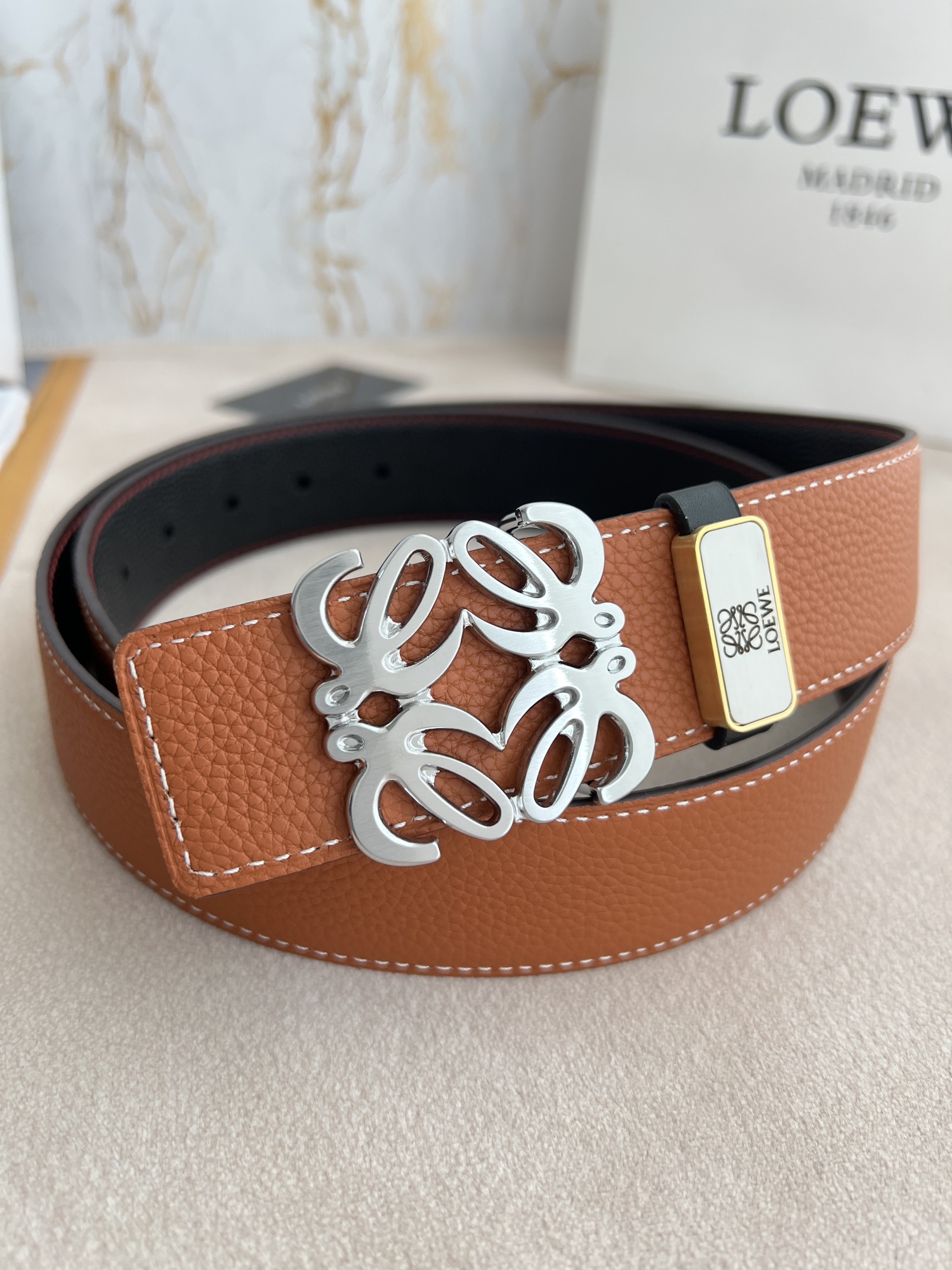 【LOEWE】(ロエベ)3.8cmベルト メンズ