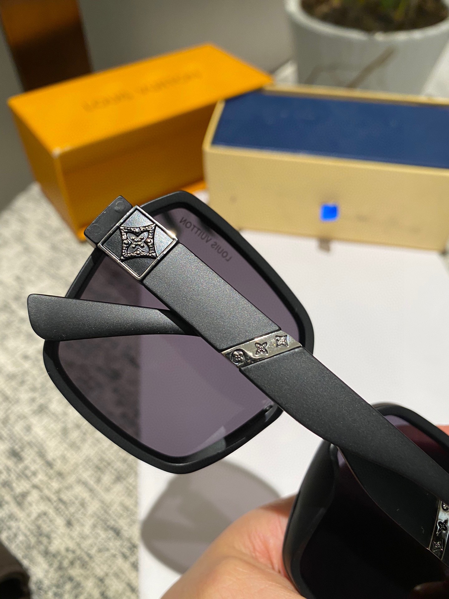 LOUIS VUITTON(ルイヴィトン) サングラス