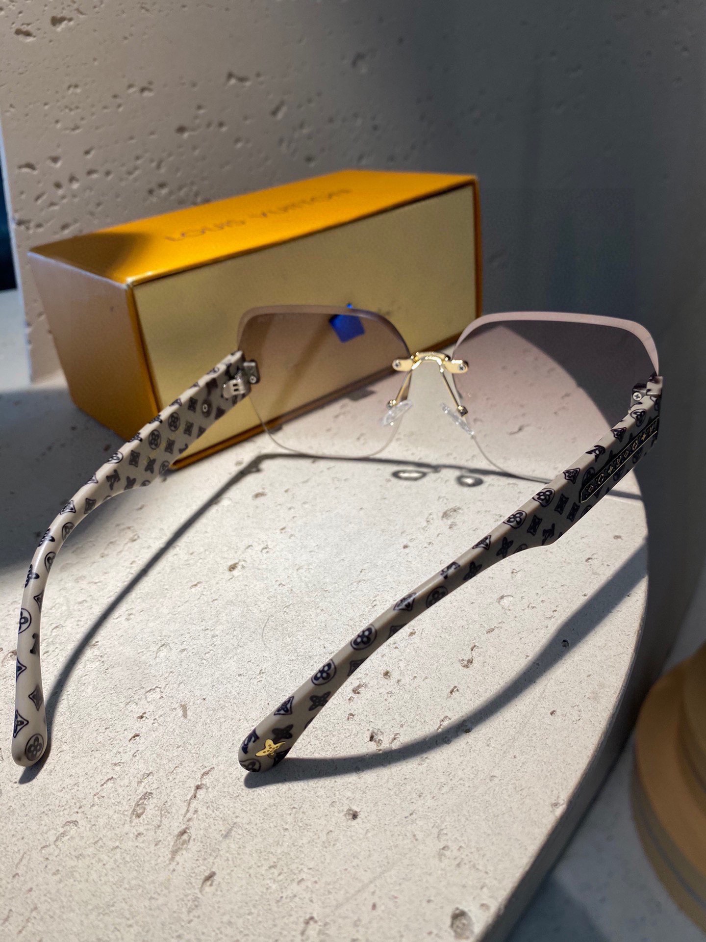 LOUIS VUITTON(ルイヴィトン) サングラス