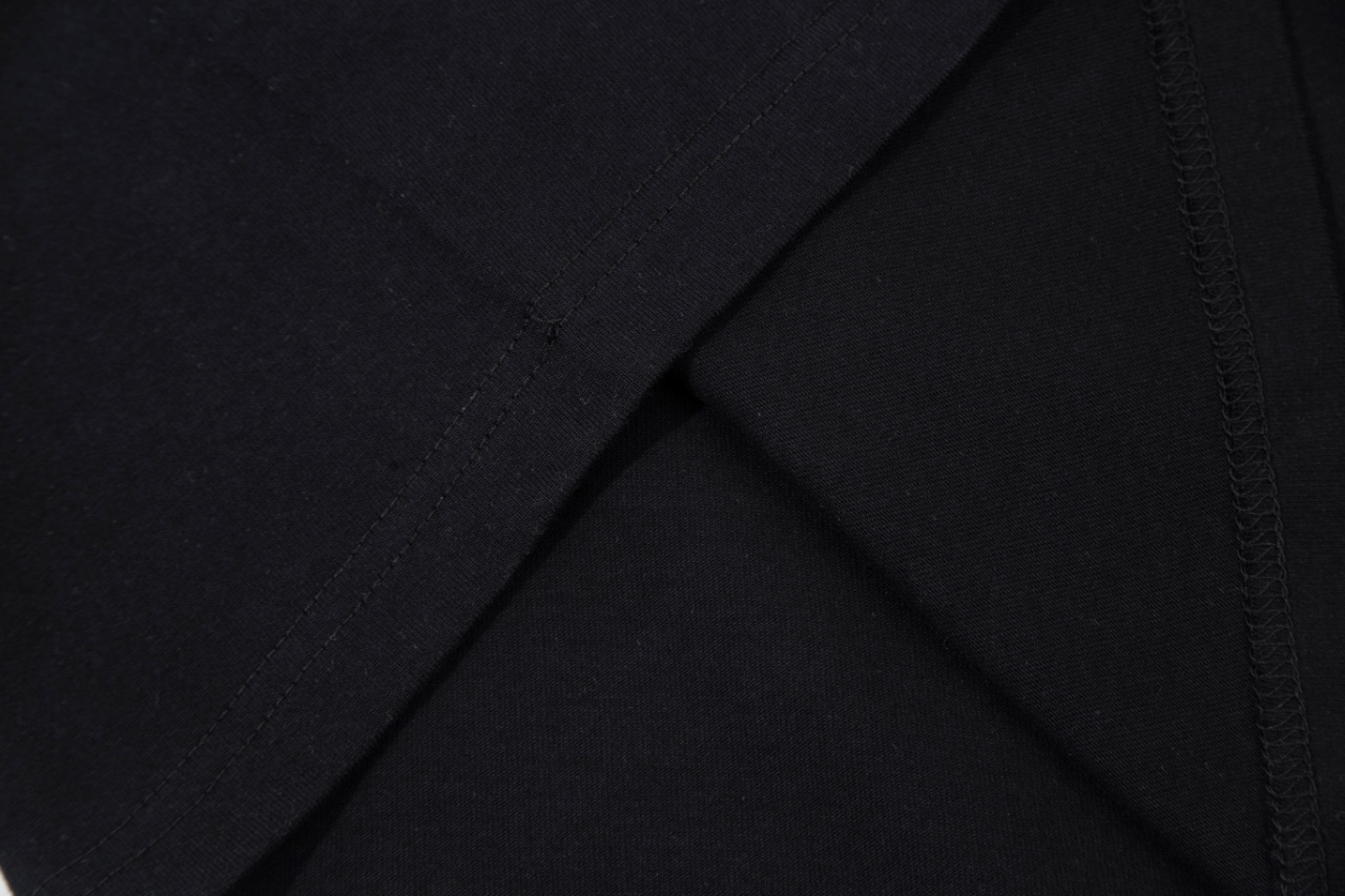 【Supreme  公式旗艦店】シュプリーム  Tシャツご好評に付き再入荷！