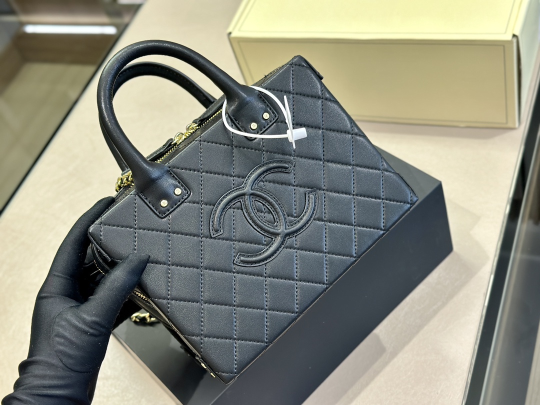 【完売必至】CHANEL バニティケース バッグ  4カラー