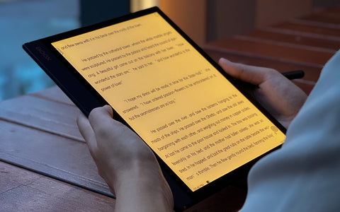 reading with Note Air2 Plus with amber front light
