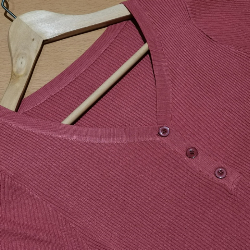 Stella Fashion Korean Ice silk T-shirt Short-sleeved V-Neck Slim Solid Color Fashion Ice Silk Bottoming Knitted Shirt