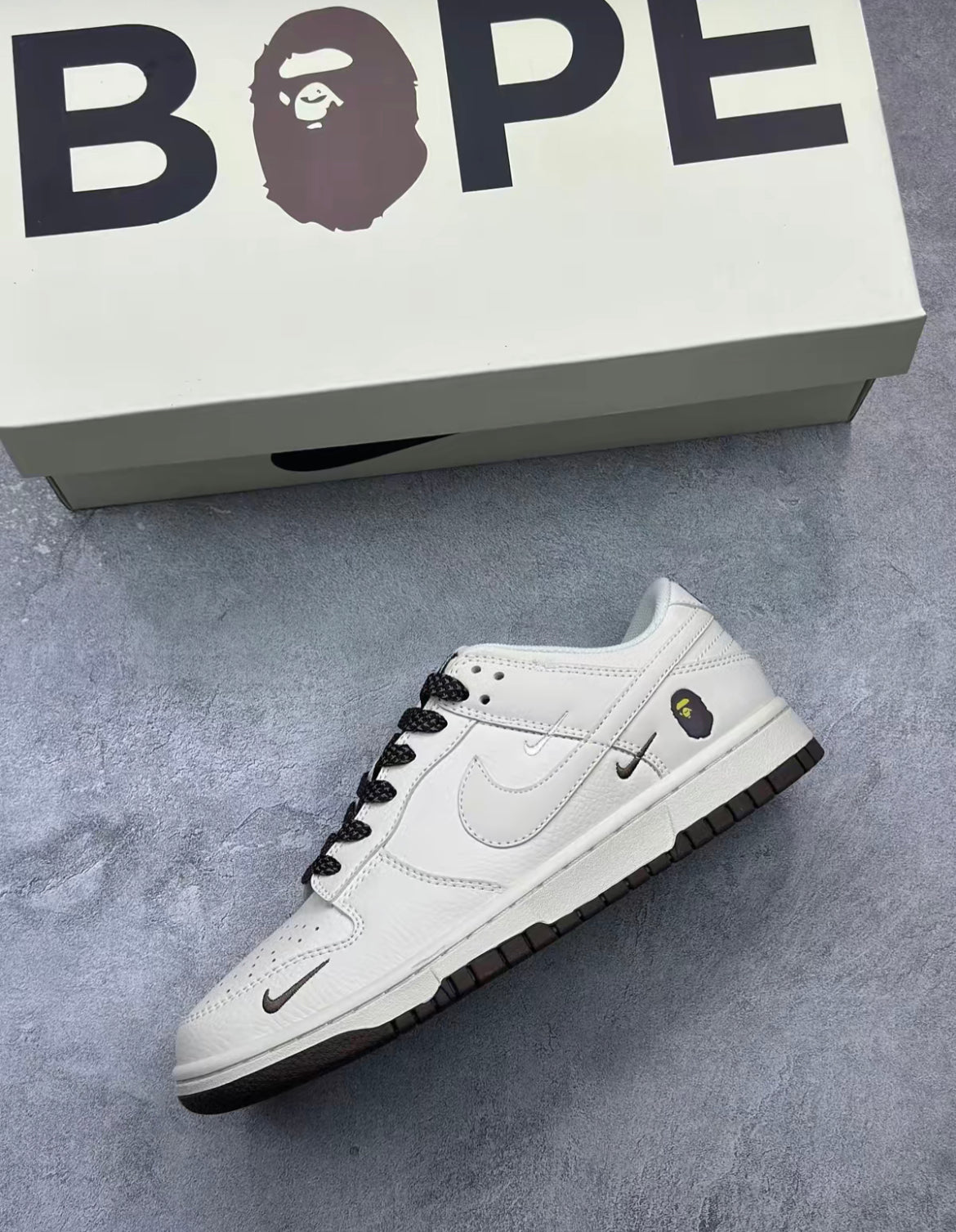 NIKE DUNK X BAPE