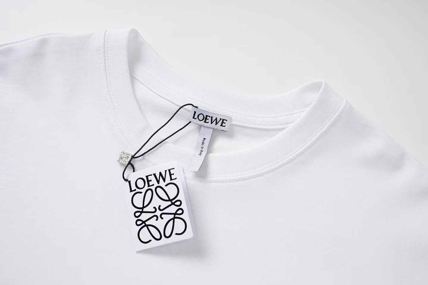 L0WEW 刺繍ロゴ メンズ Tシャツ【 50％割引+送料無料】