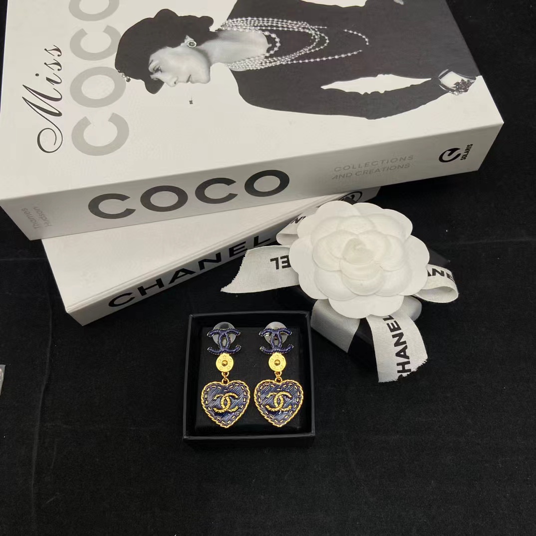 CHANE1 ブルーハート ダブルC スタッドピアス【50％割引+送料無料】