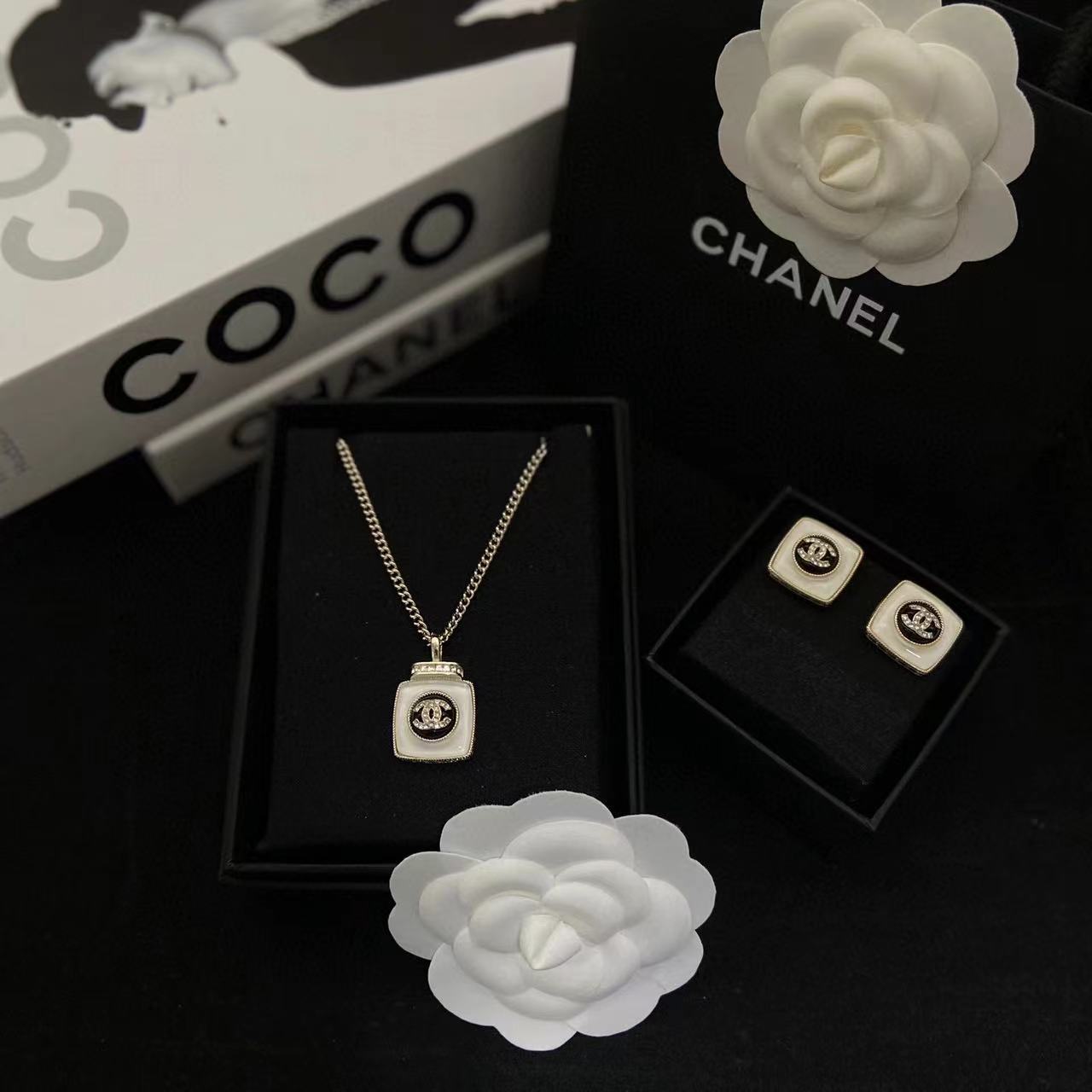 CHANE1 スクエアピアス+ネックレス 2点セット【50％割引+送料無料】