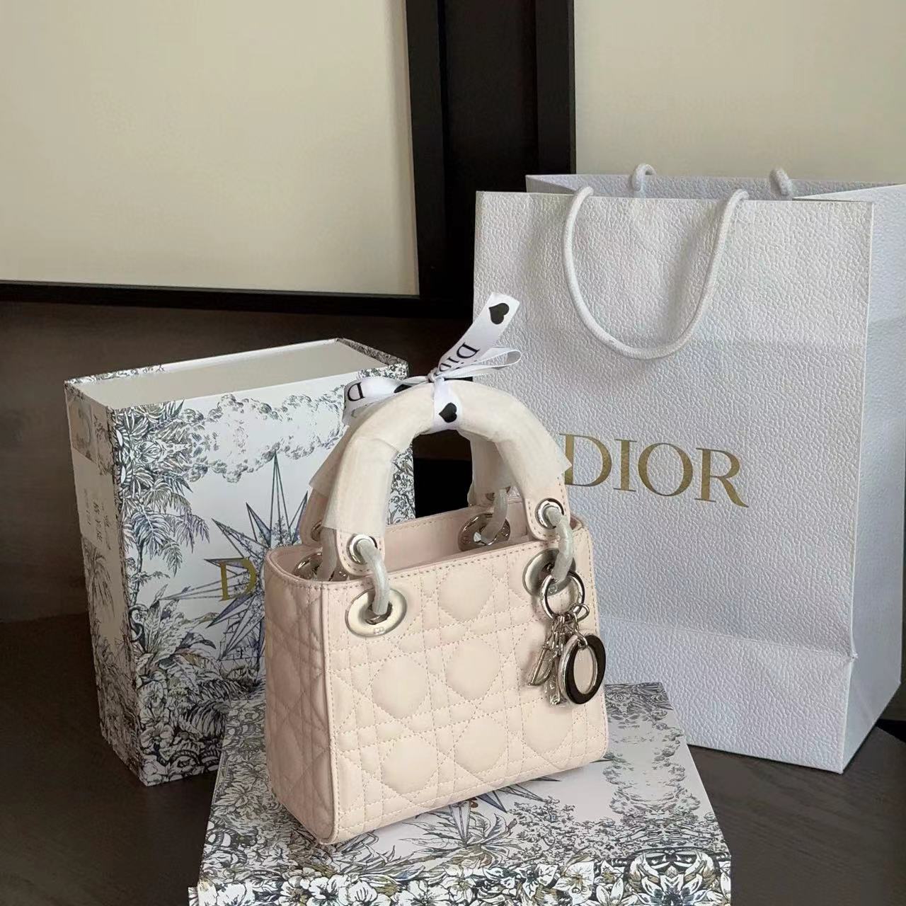 DI0R Lary ハンドバッグ【50％割引+送料無料】