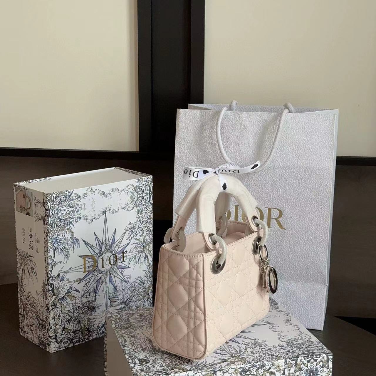 DI0R Lary ハンドバッグ【50％割引+送料無料】