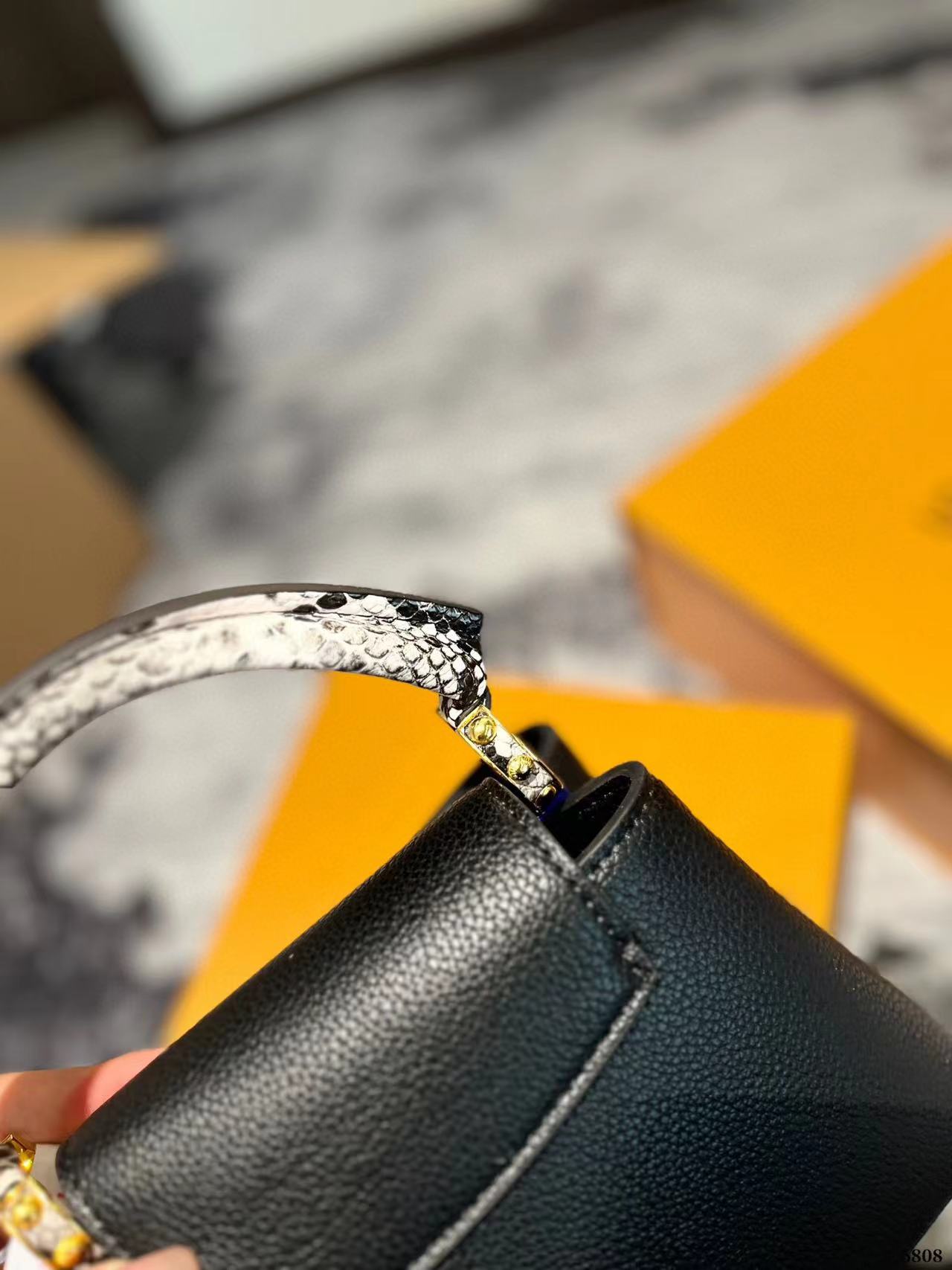 LV Capucines ハンドバッグ【50％割引+送料無料】