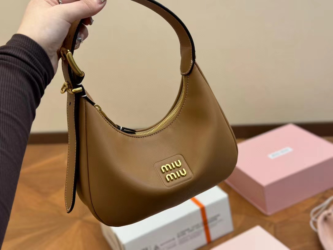 M1UM1U ハンドバッグ【50%割引+送料無料】