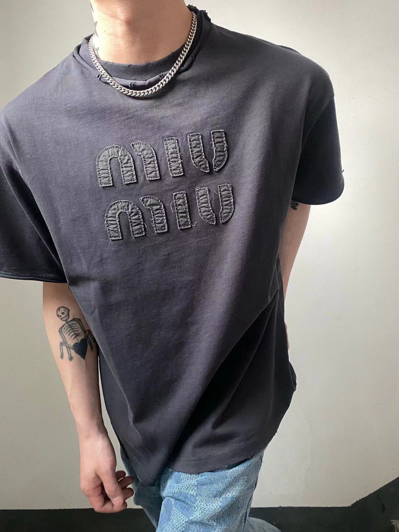 M1UM1U シンプルレター メンズ Tシャツ【 50%割引+送料無料】