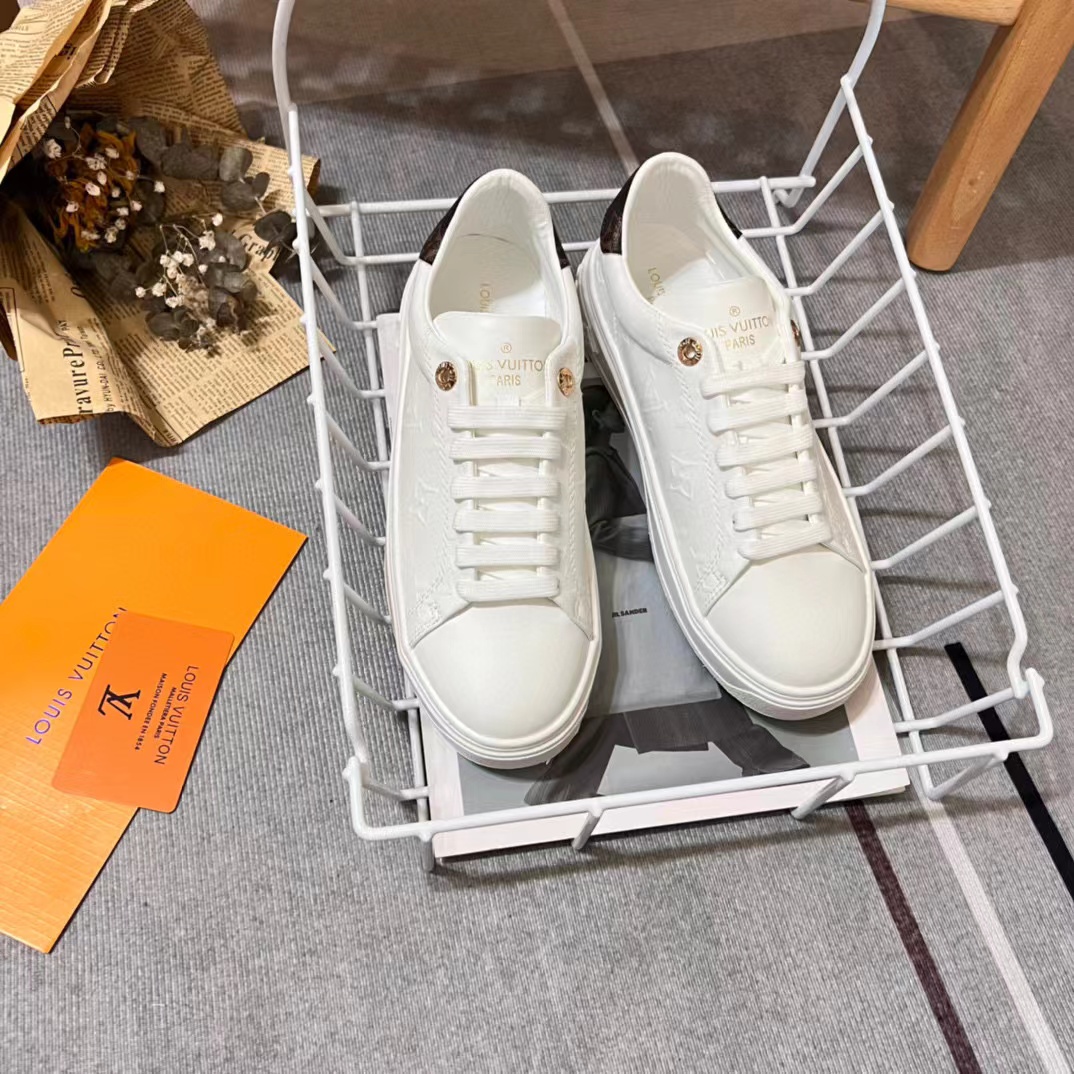 LV プリントの白い靴【50％割引+送料無料】