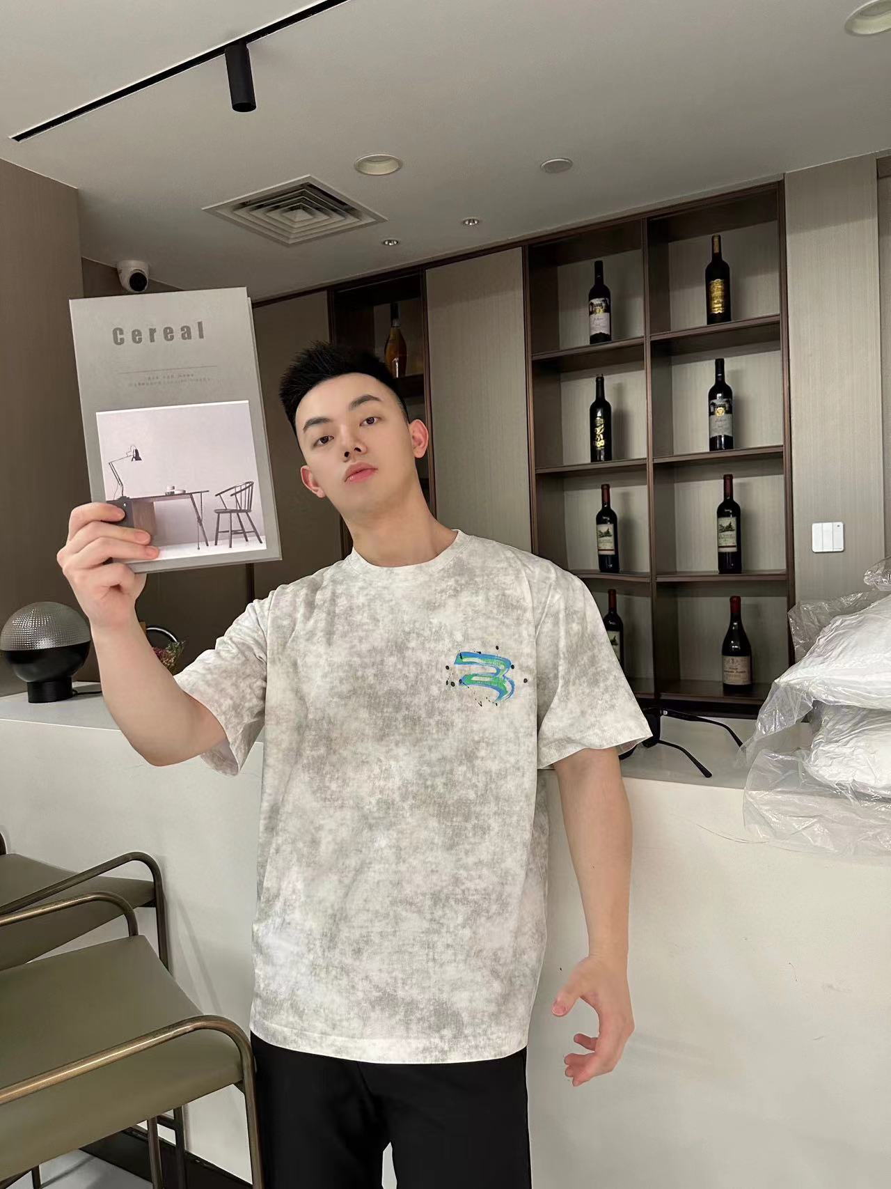 BALENC1AGA グラデーションレター メンズ Tシャツ【 50％割引+送料無料】