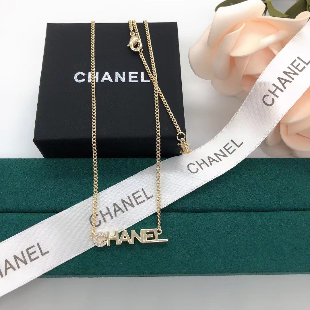 CHANE1 ダイヤモンドレターネックレス【50％割引+送料無料】
