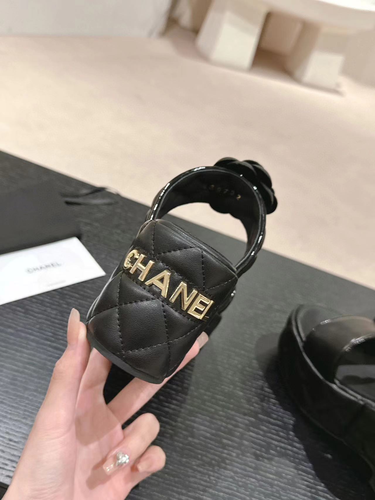 CHANE1 高品質カメリア ウェッジ シューズ【50％割引+送料無料】