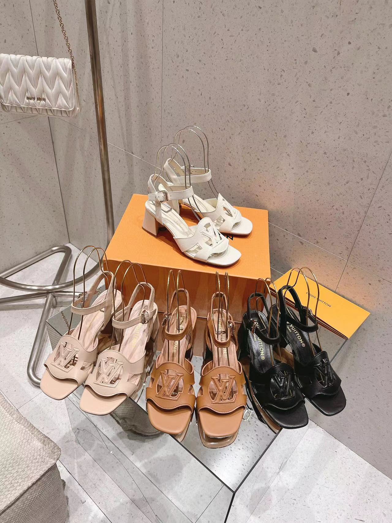 LV高品質中空サンダル【50％割引+送料無料】