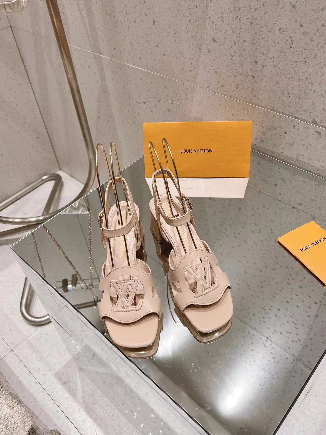LV高品質中空サンダル【50%割引+送料無料】