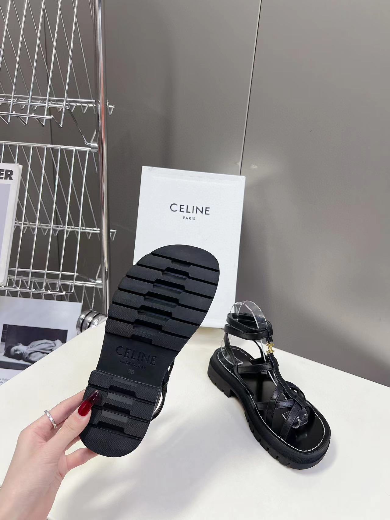 CEL1NE 高品質凱旋門サンダル【50％割引+送料無料】