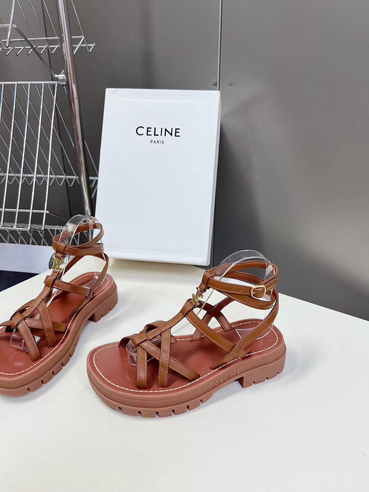 CEL1NE 高品質凱旋門サンダル【50％割引+送料無料】