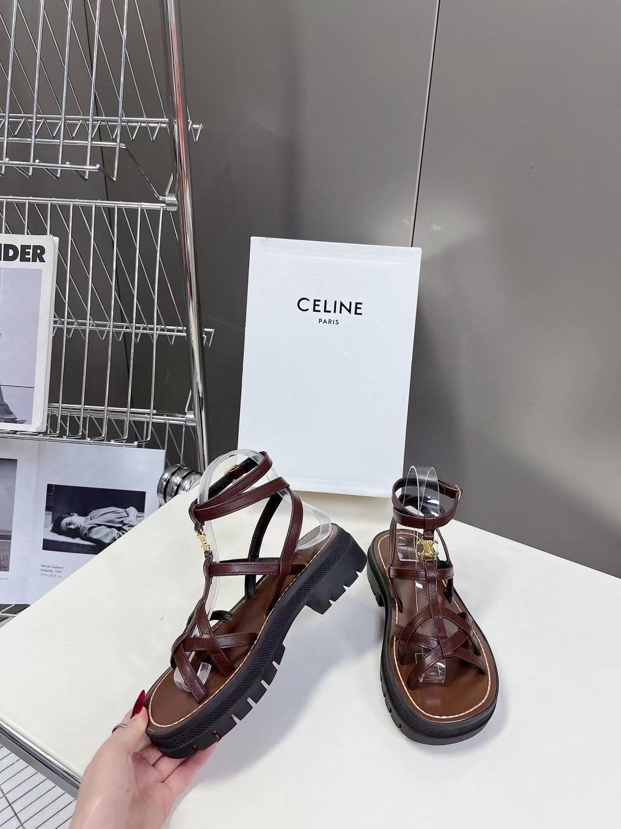 CEL1NE 高品質凱旋門サンダル【50％割引+送料無料】