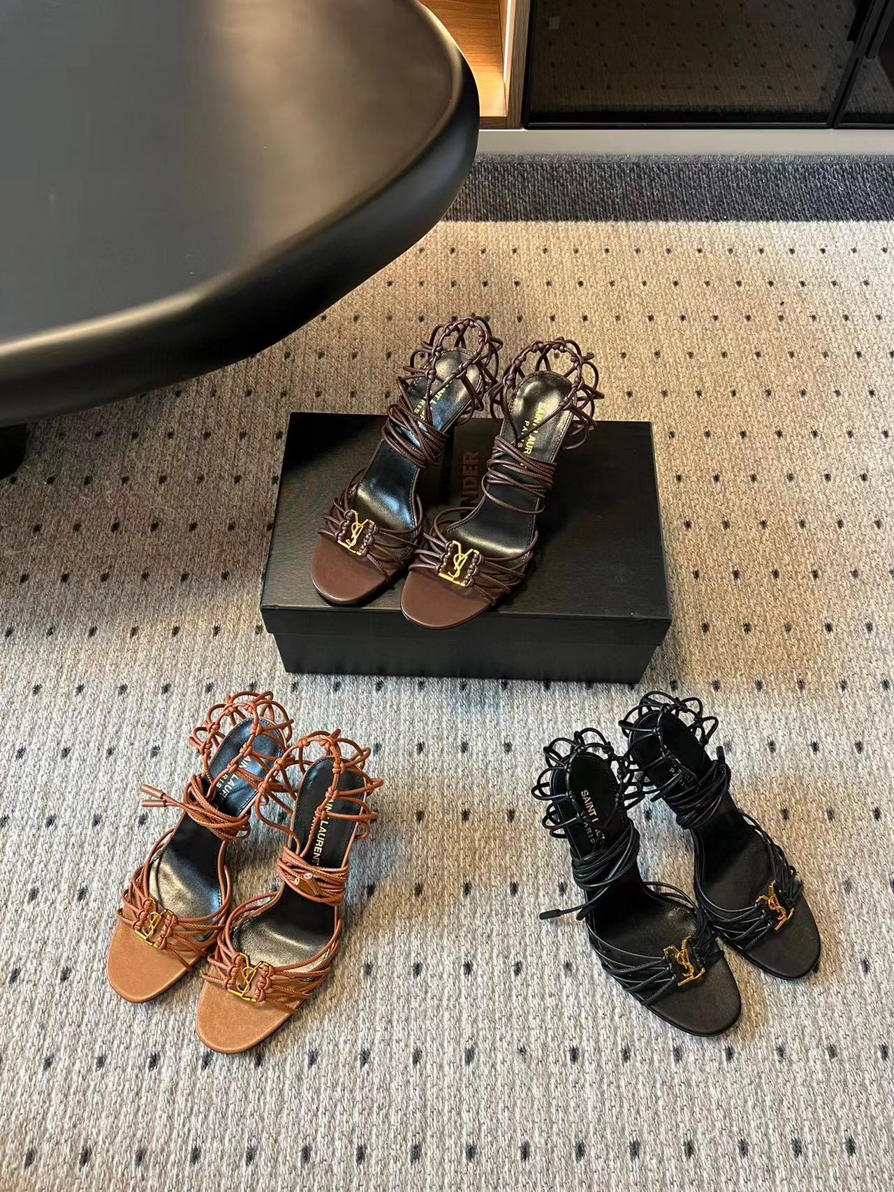 YSLの高品質ストラップハイヒール【50％割引+送料無料】