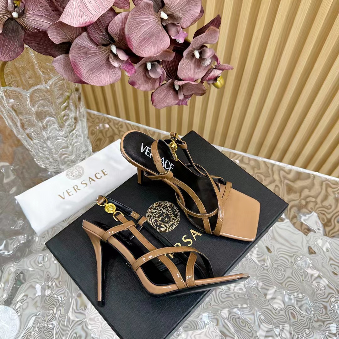 Versace 高品質のハイヒールサンダル【50％割引+送料無料】