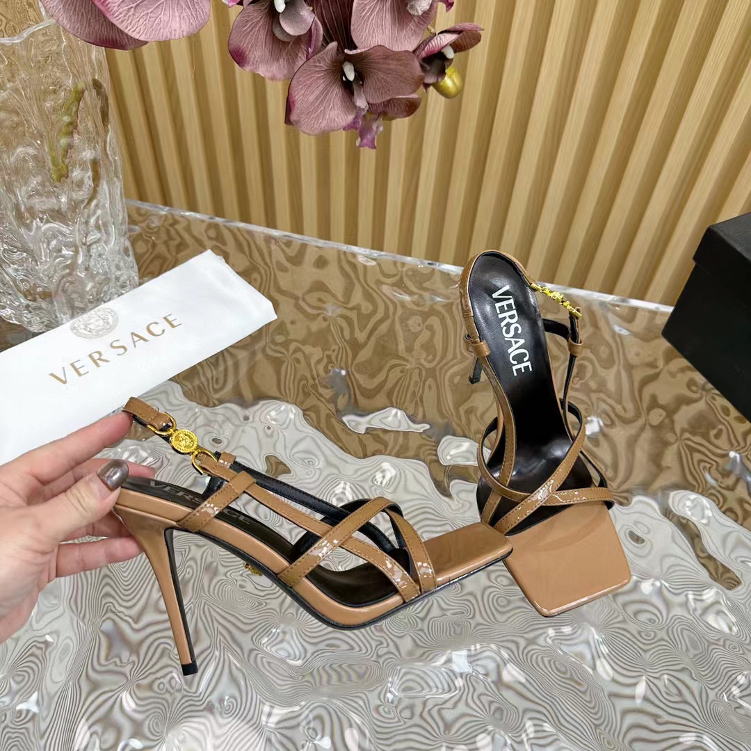 Versace 高品質のハイヒールサンダル【50％割引+送料無料】