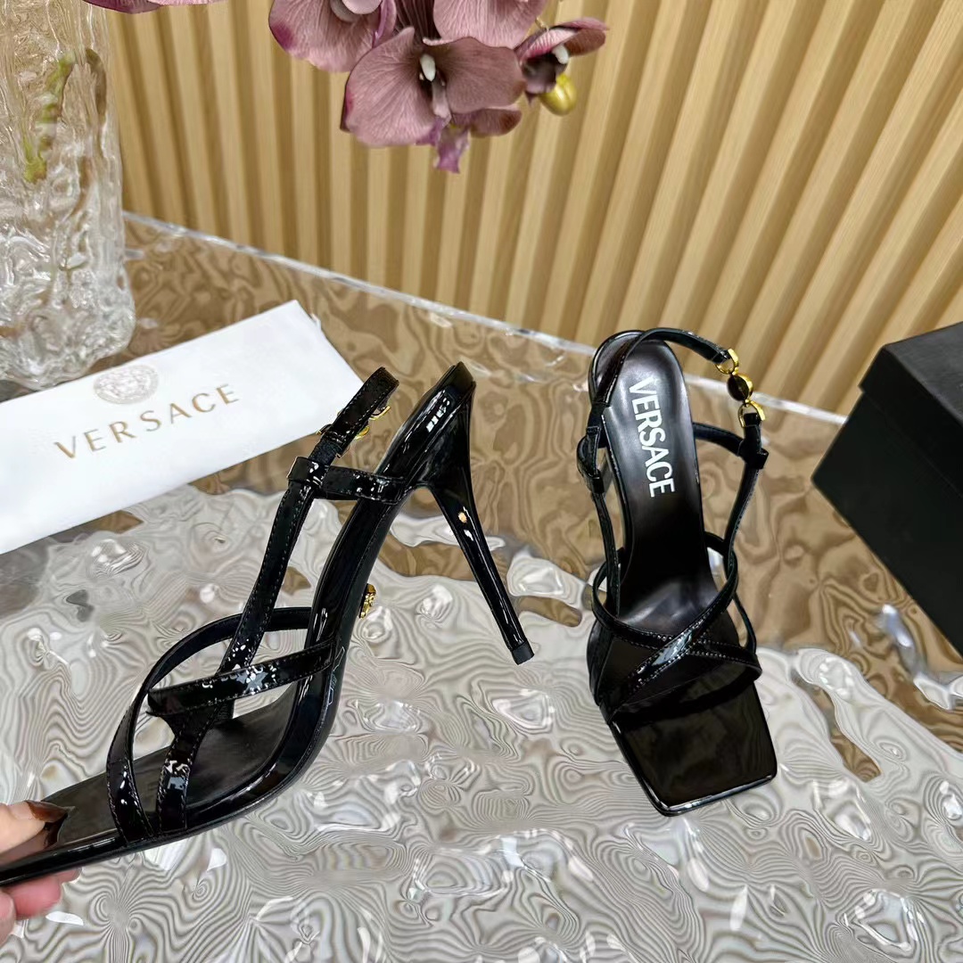 Versace 高品質のハイヒールサンダル【50％割引+送料無料】