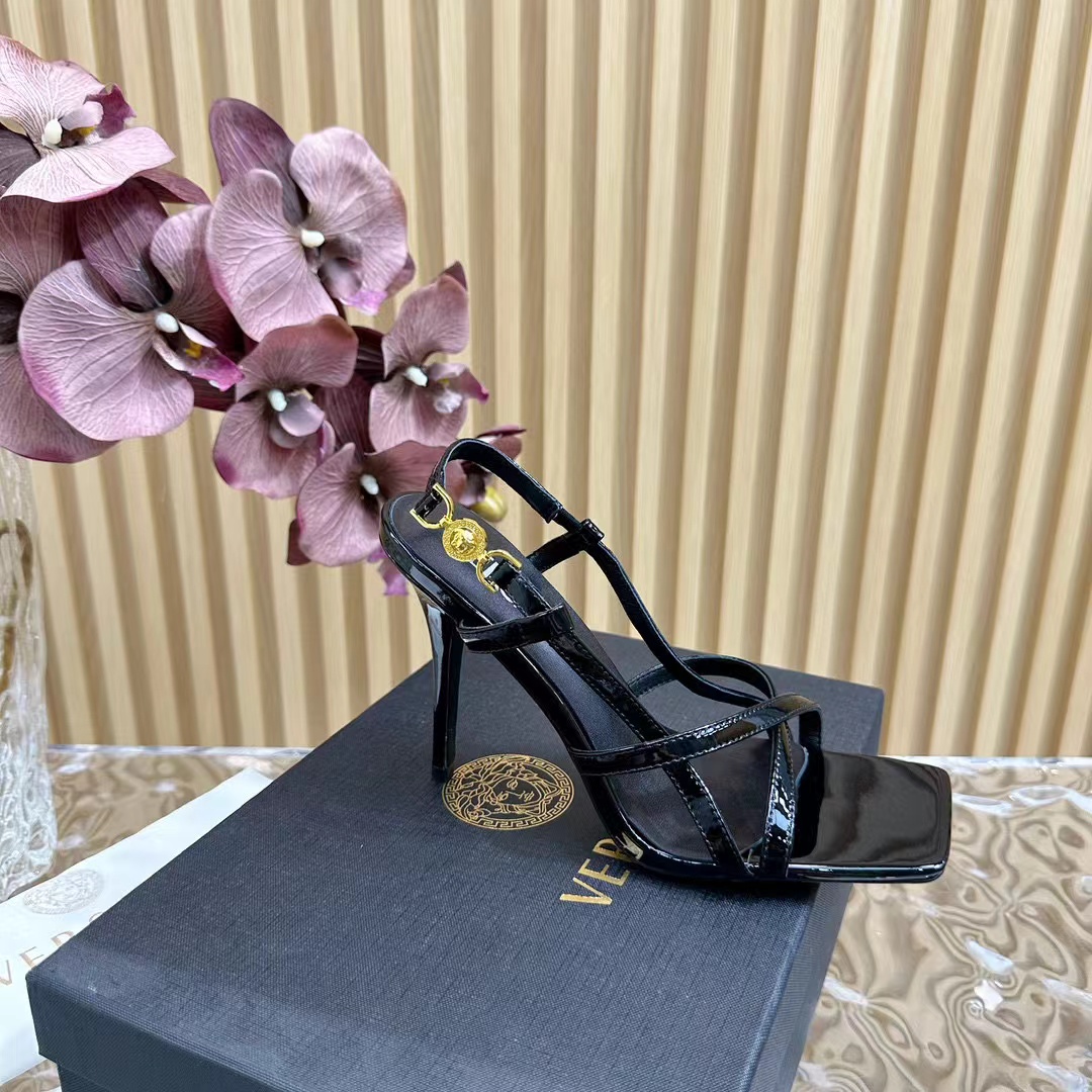 Versace 高品質のハイヒールサンダル【50％割引+送料無料】