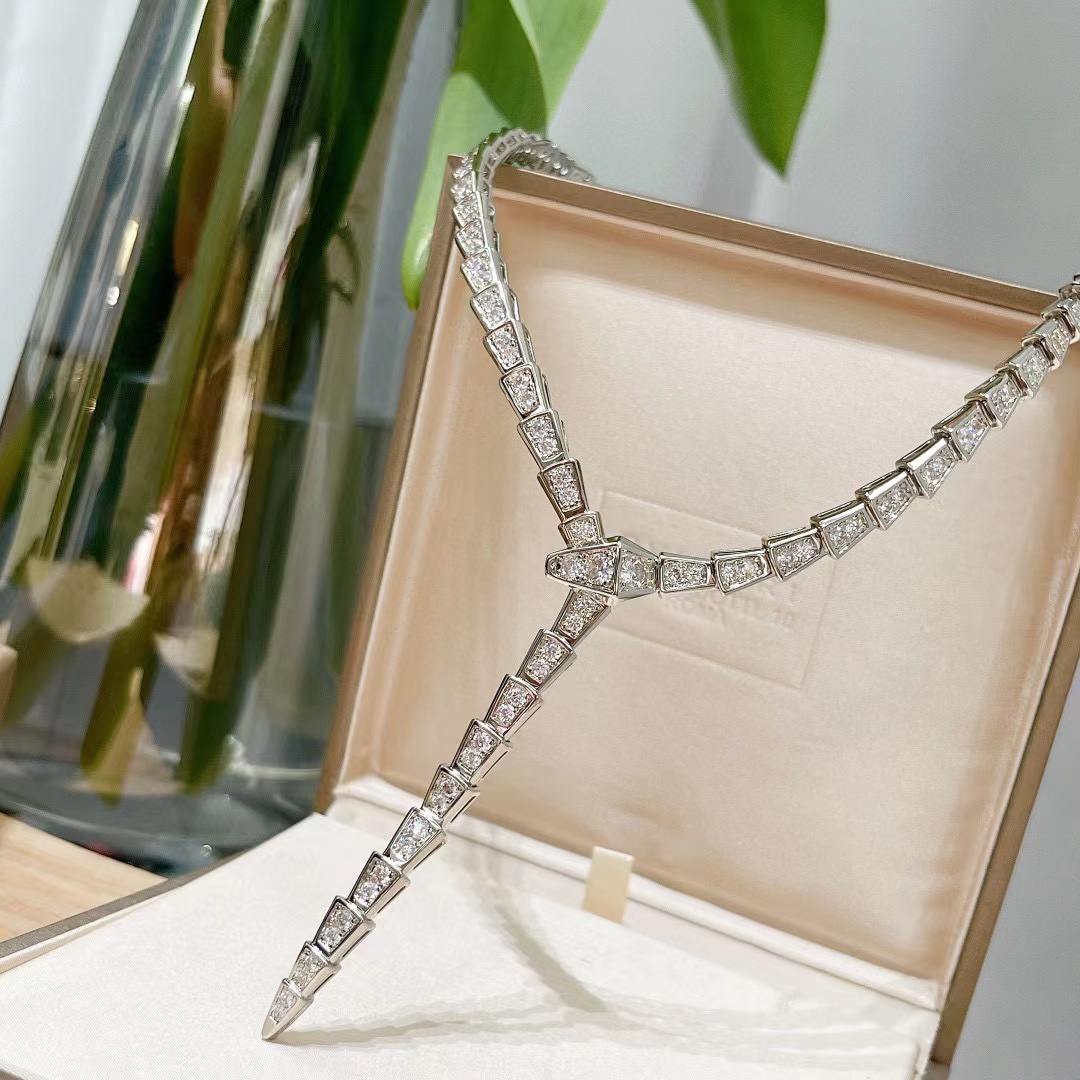 BVLGARI フルダイヤモンドスネークネックレス【50％割引+送料無料】