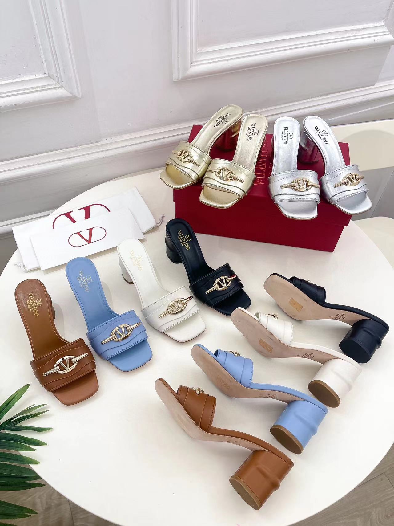 VALENT1NO 高品質牛革ハイヒール【50%割引+送料無料】