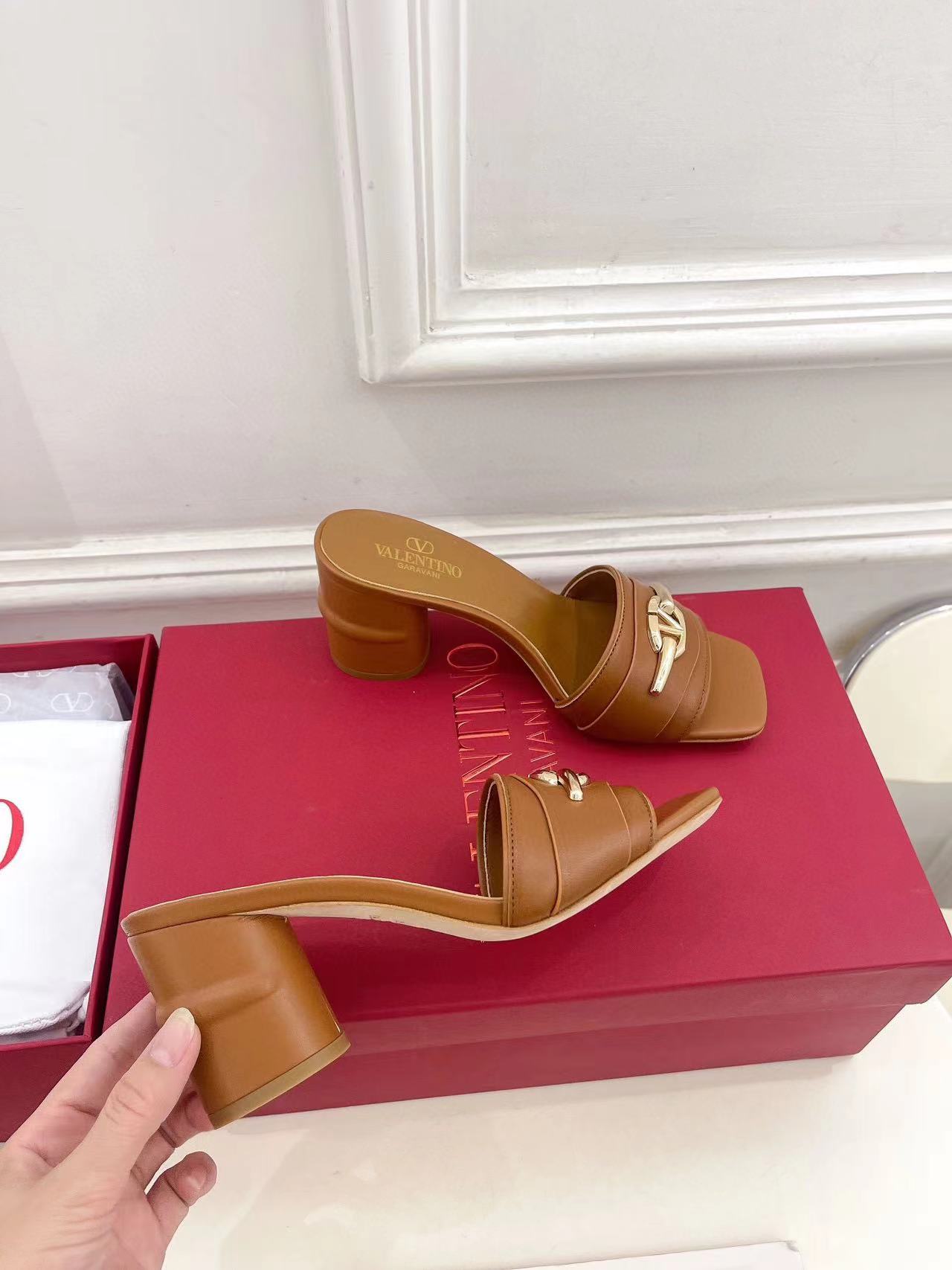 VALENT1NO 高品質牛革ハイヒール【50%割引+送料無料】