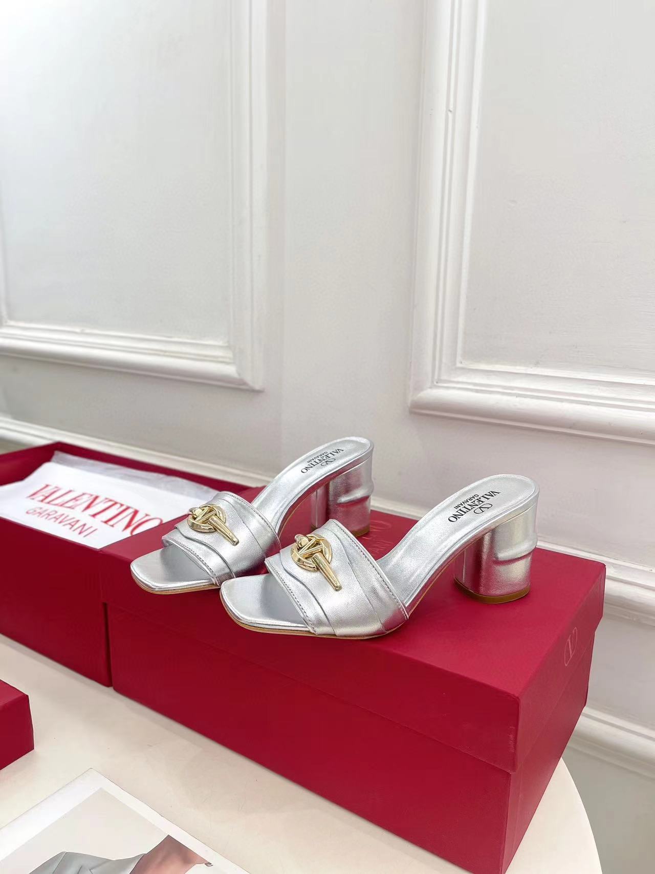 VALENT1NO 高品質牛革ハイヒール【50%割引+送料無料】