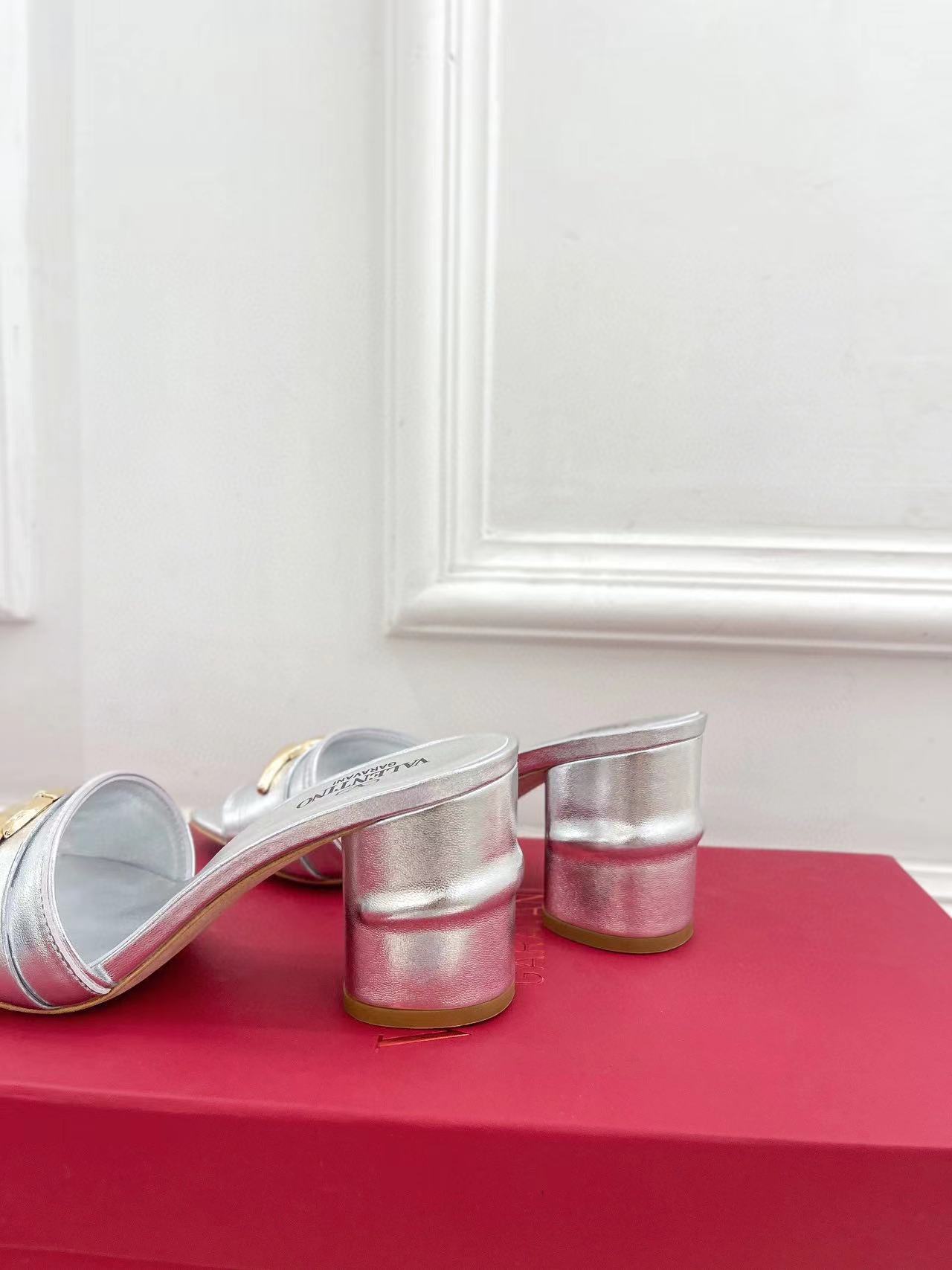 VALENT1NO 高品質牛革ハイヒール【50%割引+送料無料】