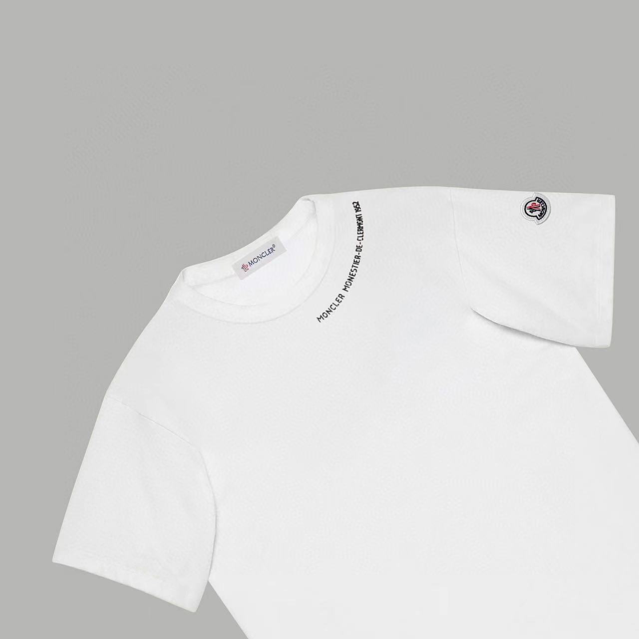 MONCLER シンプルなユニセックスTシャツ【 50％割引+送料無料】