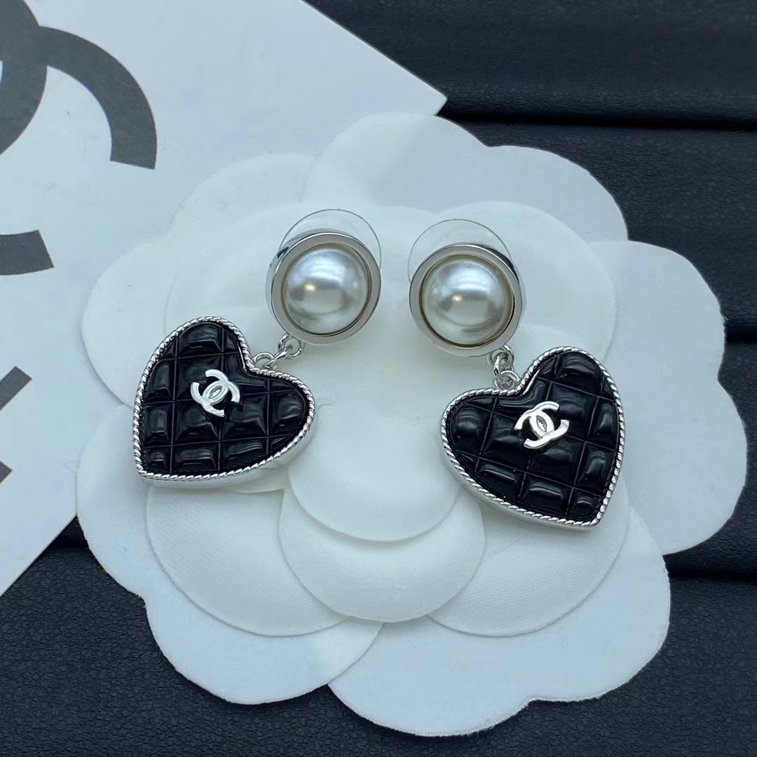 CHANE1 パールハートスタッドピアス【50％割引+送料無料】