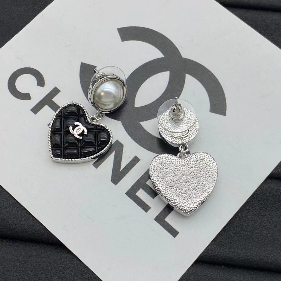 CHANE1 パールハートスタッドピアス【50％割引+送料無料】