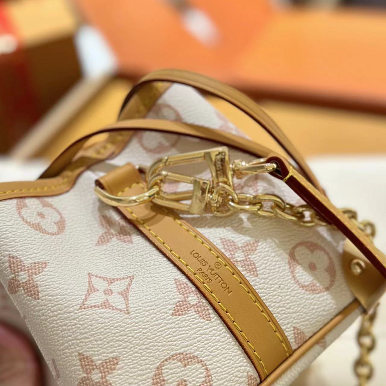 LV チェーンバケットバッグ【50％割引+送料無料】