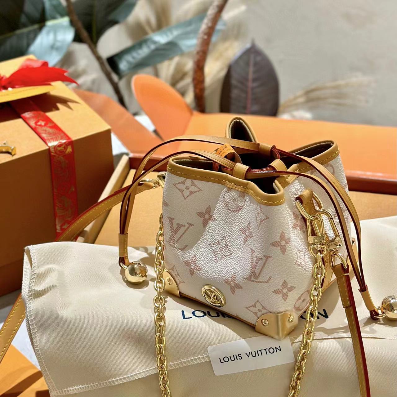 LV チェーンバケットバッグ【50％割引+送料無料】