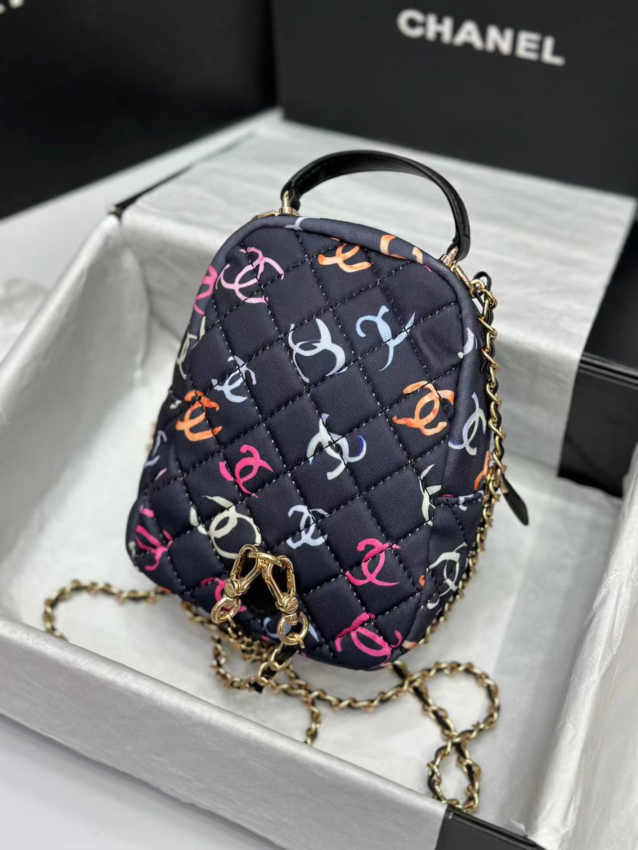 CHANE1 ダブルCロゴ チェーンバックパック【50％割引+送料無料】