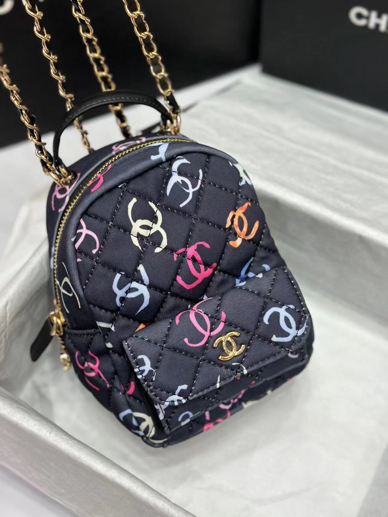 CHANE1 ダブルCロゴ チェーンバックパック【50％割引+送料無料】