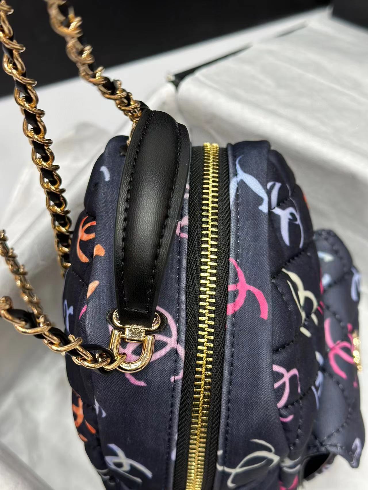 CHANE1 ダブルCロゴ チェーンバックパック【50％割引+送料無料】