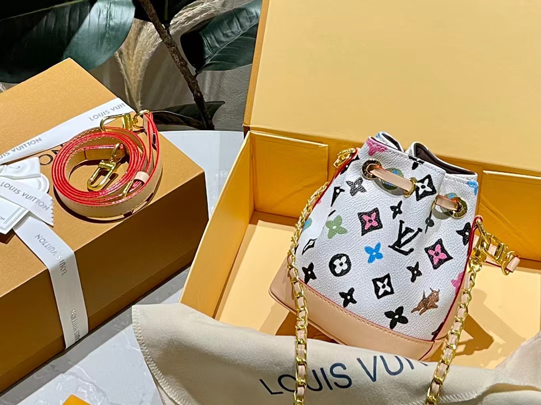 LV miniチェーンバケットバッグ 【50％割引+送料無料】
