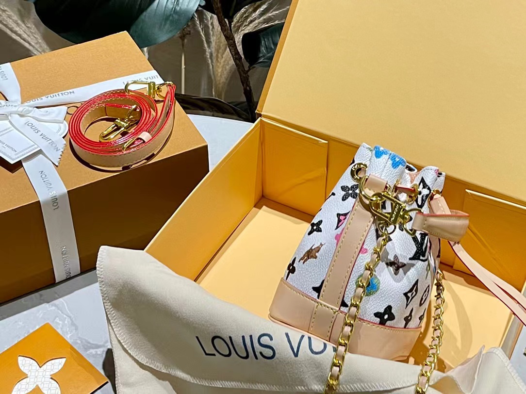 LV miniチェーンバケットバッグ 【50％割引+送料無料】