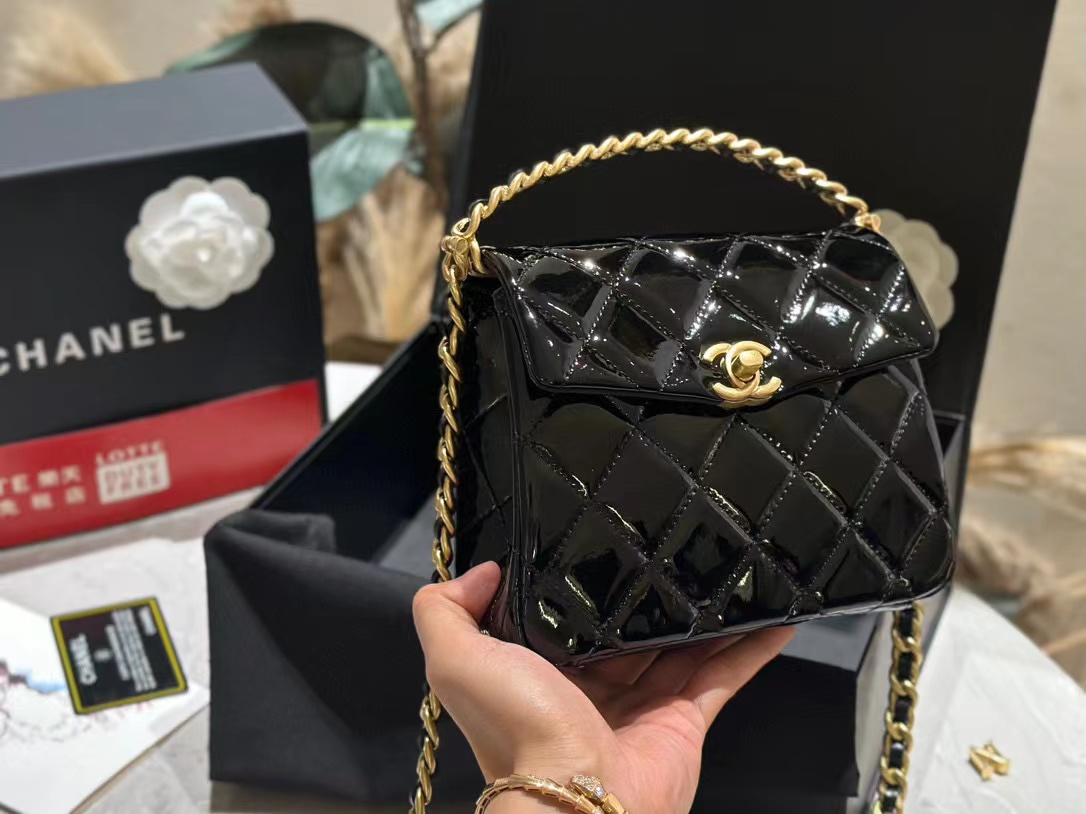 CHANE1 パテントレザー チェーン ハンドバッグ【50%割引+送料無料】