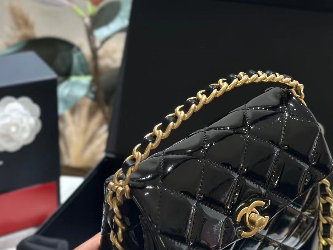 CHANE1 パテントレザー チェーン ハンドバッグ【50%割引+送料無料】
