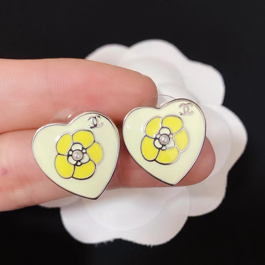 CHANE1 カメリアハートスタッドピアス【50％割引+送料無料】